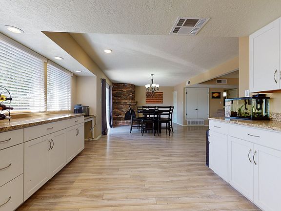 5th image of 6402 Mendius Ave NE