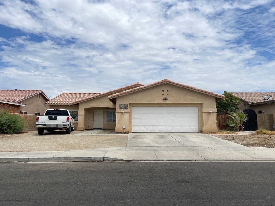 1st image of 84494 Calle Cathron
