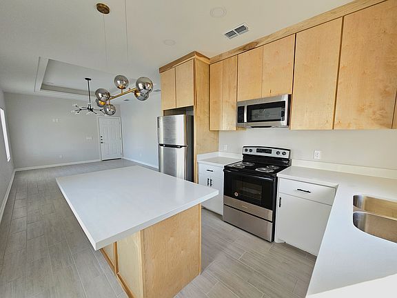 4th image of 1019 N Woodson Ave #1