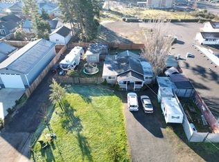 1890 37th St, Florence, OR 97439