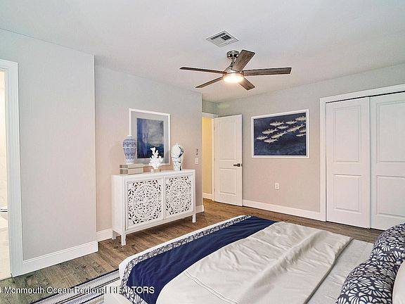5th image of 139 Freeport Boulevard