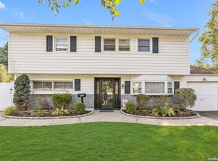 602 Morrison St, Babylon, NY 11702