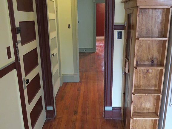 4th image of 2821 Shenandoah Ave #A