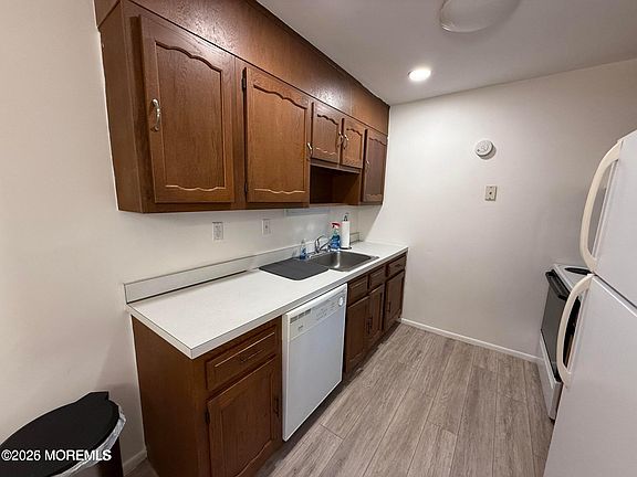 5th image of 1178B Clydebank Ct