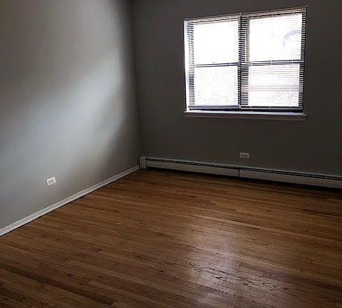 2nd image of 2821 N Cambridge Ave #3