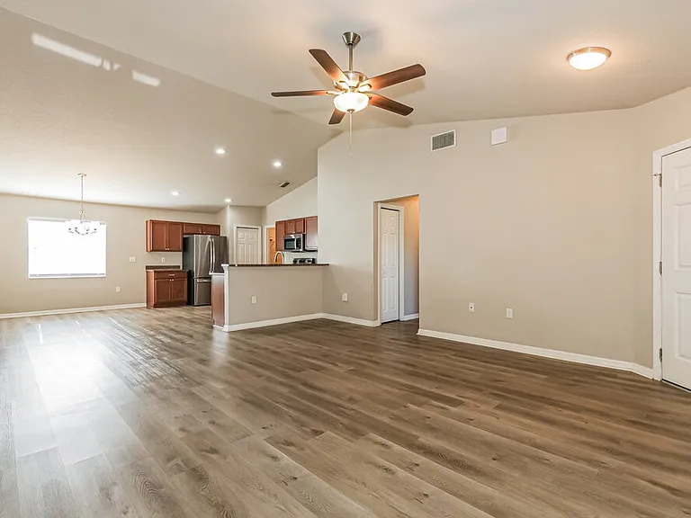 34835 Redding Ln — Photo 3