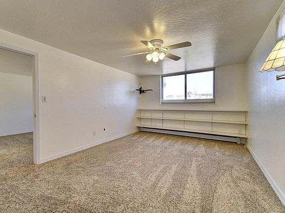 3rd image of 964 Lakeside Ct #B