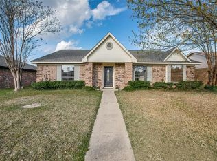 225 E Apollo Rd, Garland, TX 75040