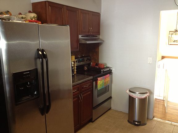 2nd image of 555 4th St
