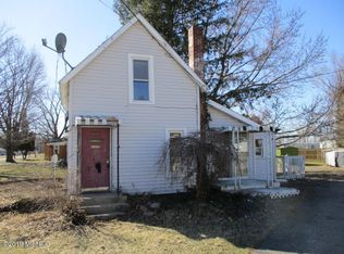 403 Prospect St, Hartford, MI 49057