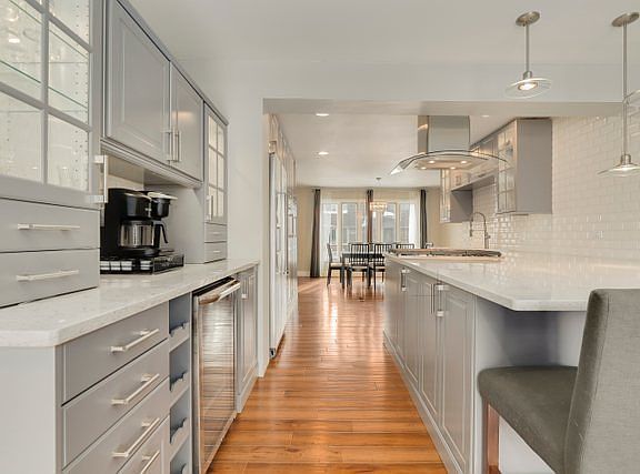 3rd image of 921 Harlem Ave APT 13