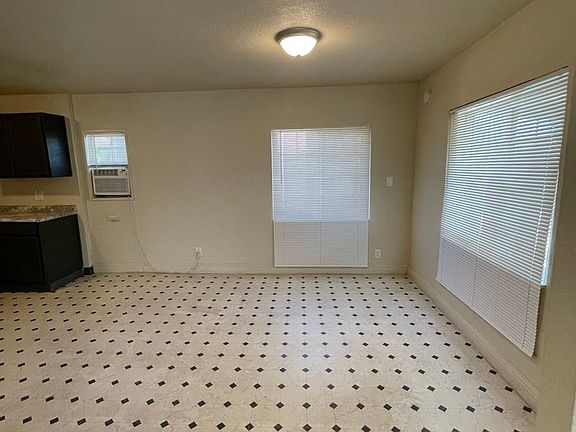 4th image of 3031 Connie Dr #1