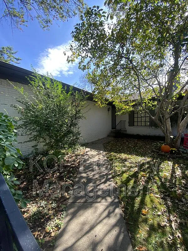 2 bed, 2.0 bath, 1484 sqft, $1,100 — Photo 3