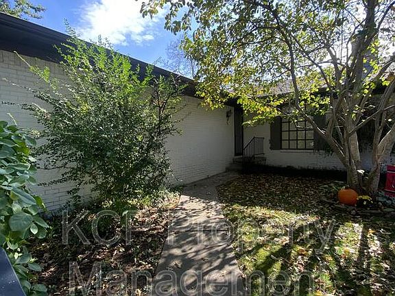 3rd image of 4914 S South Cir #U