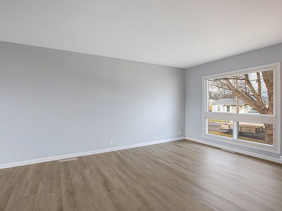 4th image of 1336 Southlea Dr
