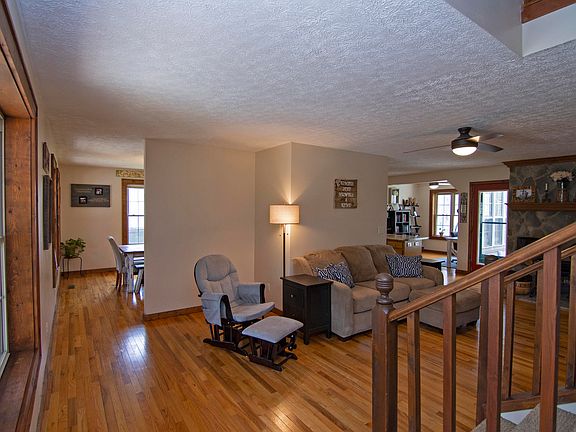 3rd image of 270 Angel Camp Way
