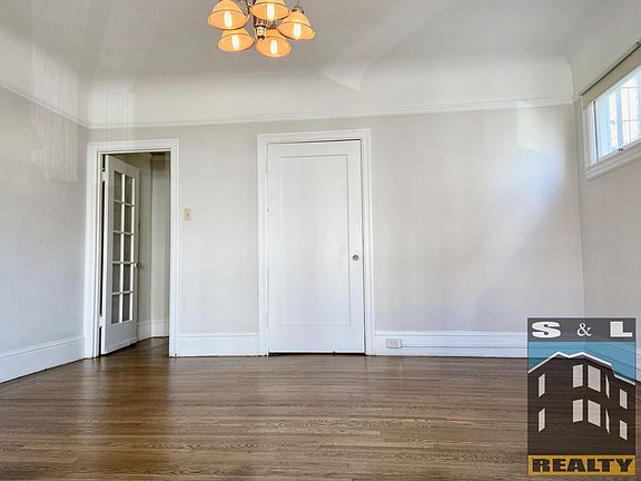 3rd image of 473 Elizabeth St APT 3