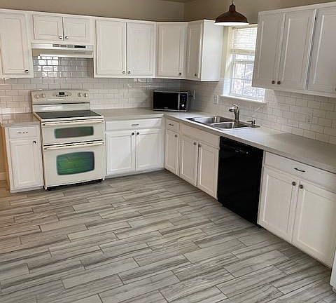 3rd image of 600 Woodlawn Ave