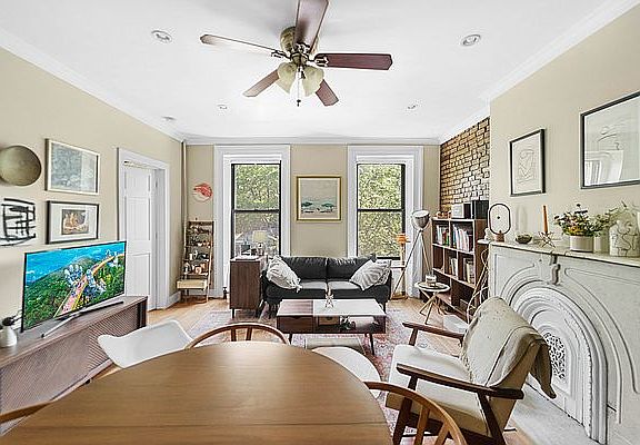 3rd image of 199 De Kalb Ave #2