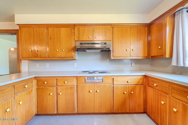 5th image of 1215 Frantzke Avenue