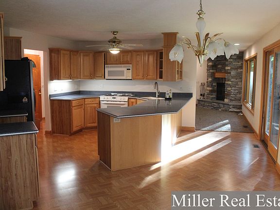 4th image of 8042 N Asterwood Ct