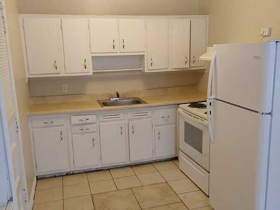 4th image of 9135 Jackson Ave