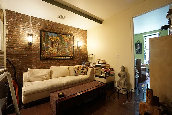 Rented by Rennit Inc. | media 11