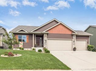 901 NW Sunset Ln, Grimes, IA 50111