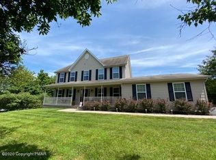 2465 Candlewood Ln, Blakeslee, PA 18610