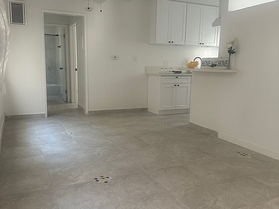 4th image of 14237 Roscoe Blvd APT 2