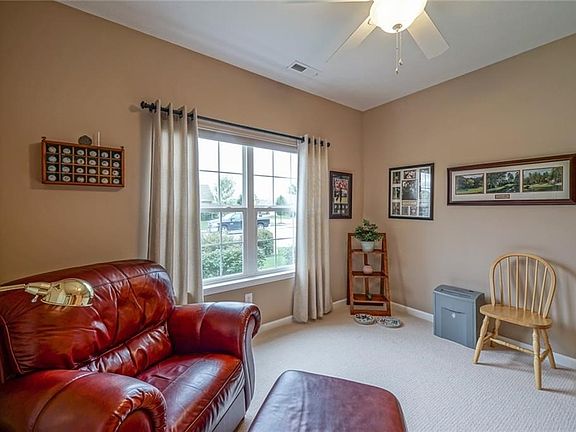 4th image of 9865 Brook Wood Dr