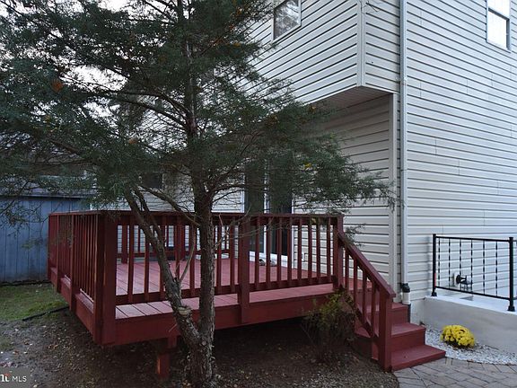5th image of 195 Scotts Manor Dr