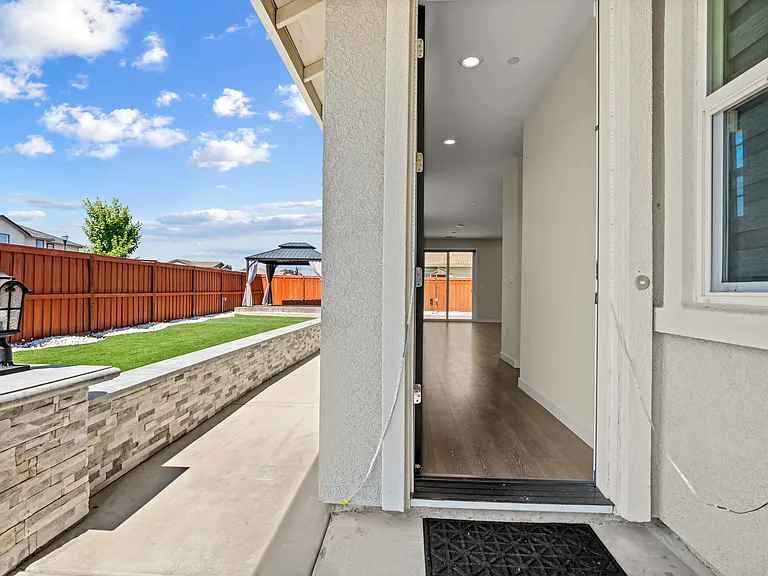 933 Tern Dr — Photo 4
