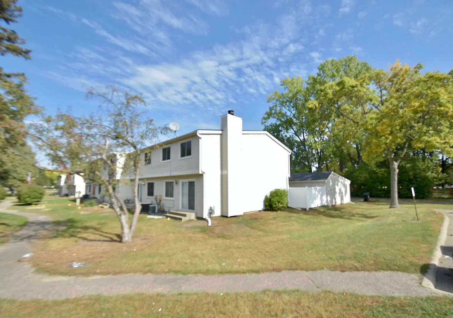 4 bed, 2200 sqft, $2,450 — Photo 1