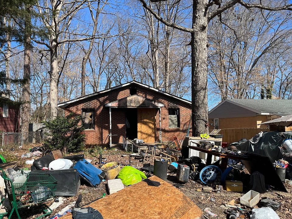 1st image of 17 Lynwood Dr