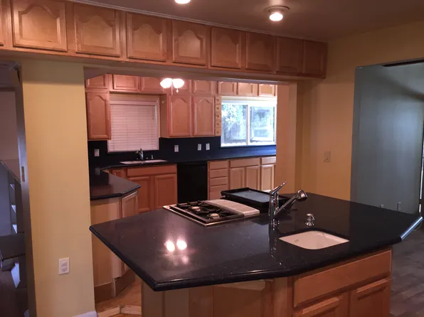 211 La Colina Dr, Bakersfield, CA 93305