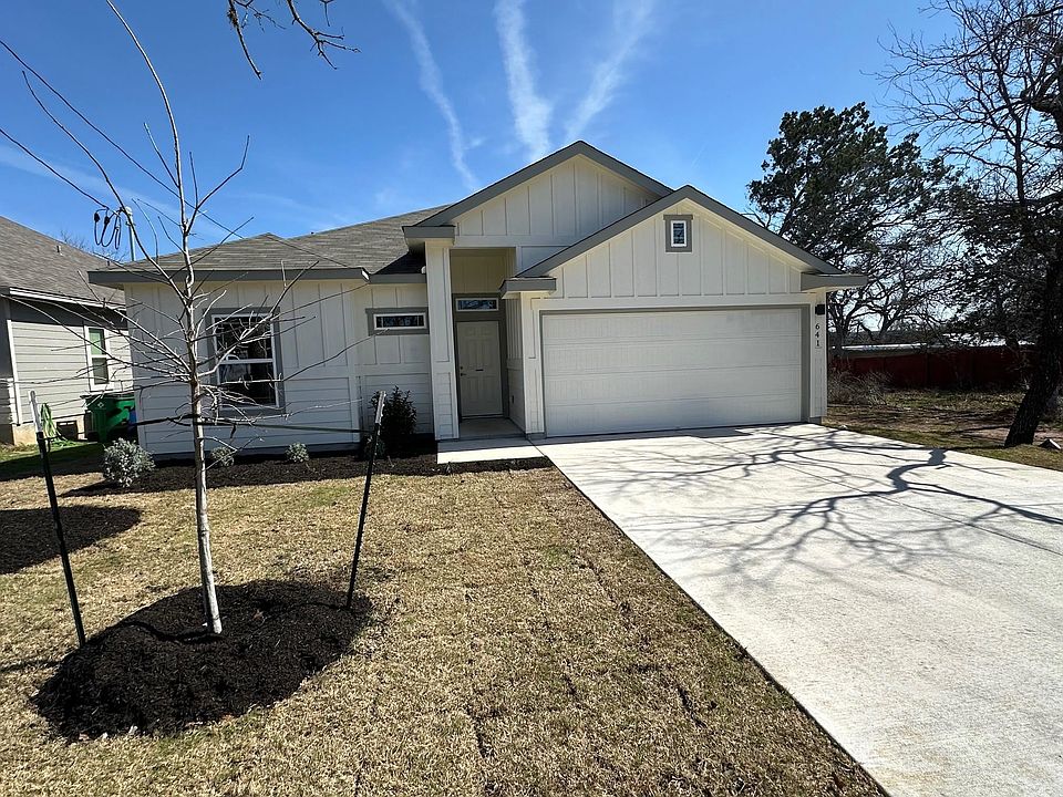 1st image of 641 Magnolia