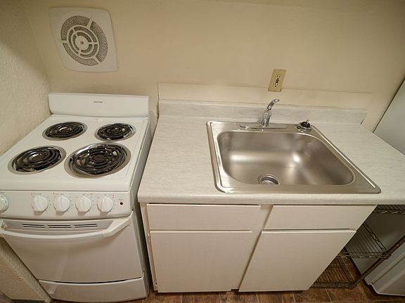 5th image of 1642 Melrose Ave APT 311