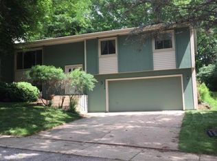 3304 Knob Ln NW, Rochester, MN 55901