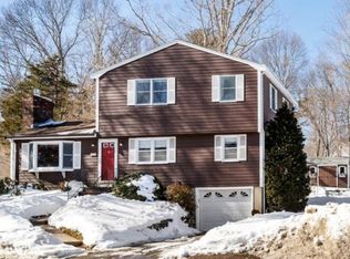 85 Martin St, Essex, MA 01929