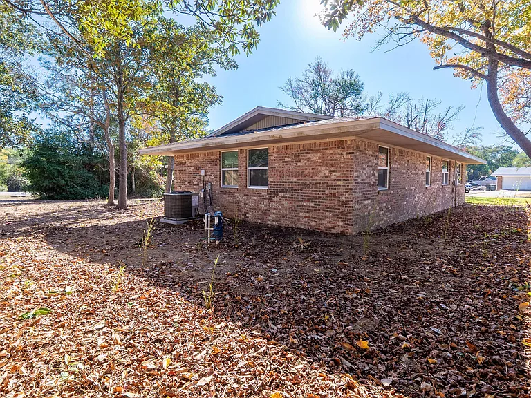1 Stafford Cir — Photo 31