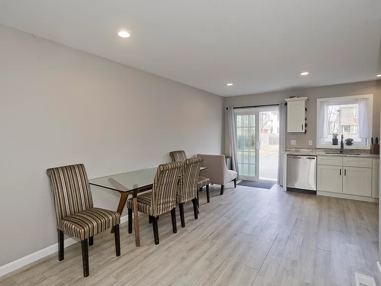 32 Clark St #34 — Photo 7