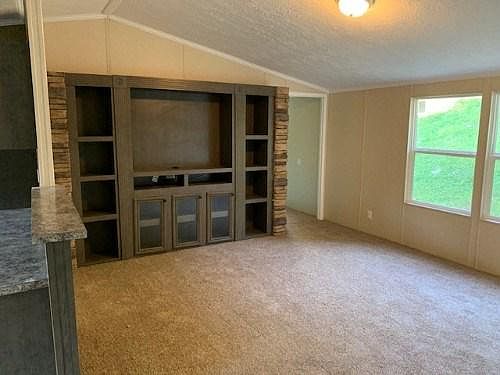 4th image of 9 Justice Ln