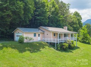 350 Shady Ridge Rd, Waynesville, NC 28785