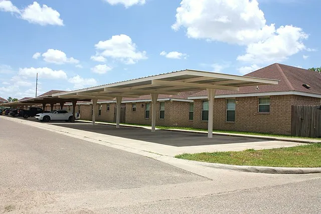 Building Photo 4