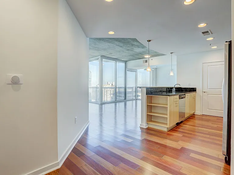 3324 Peachtree Rd NE #1919 — Photo 10