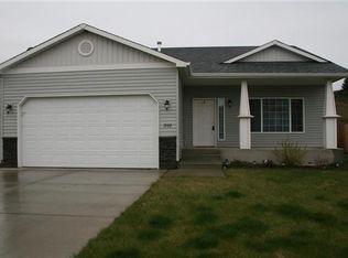 1102 W Golden Hills Dr, Cheney, WA 99004