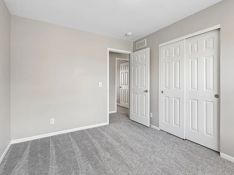 16013 Robin Dr — Photo 11