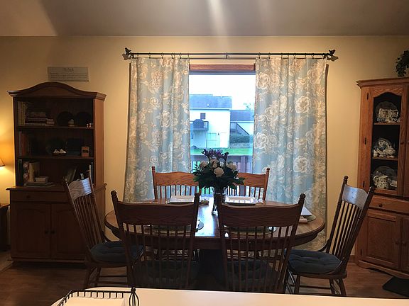 3rd image of 9740 Jane Dr