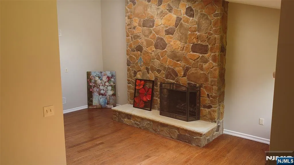 2 bed, 3.0 bath, $4,649 — Photo 2